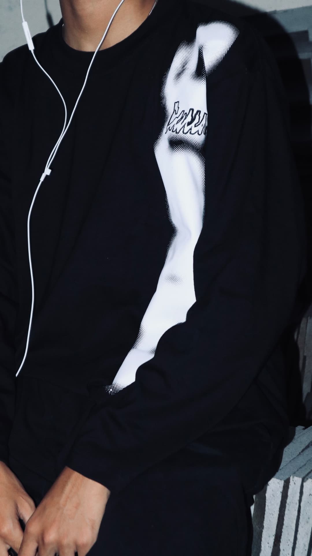 90LONGSLEEVE—BLACK