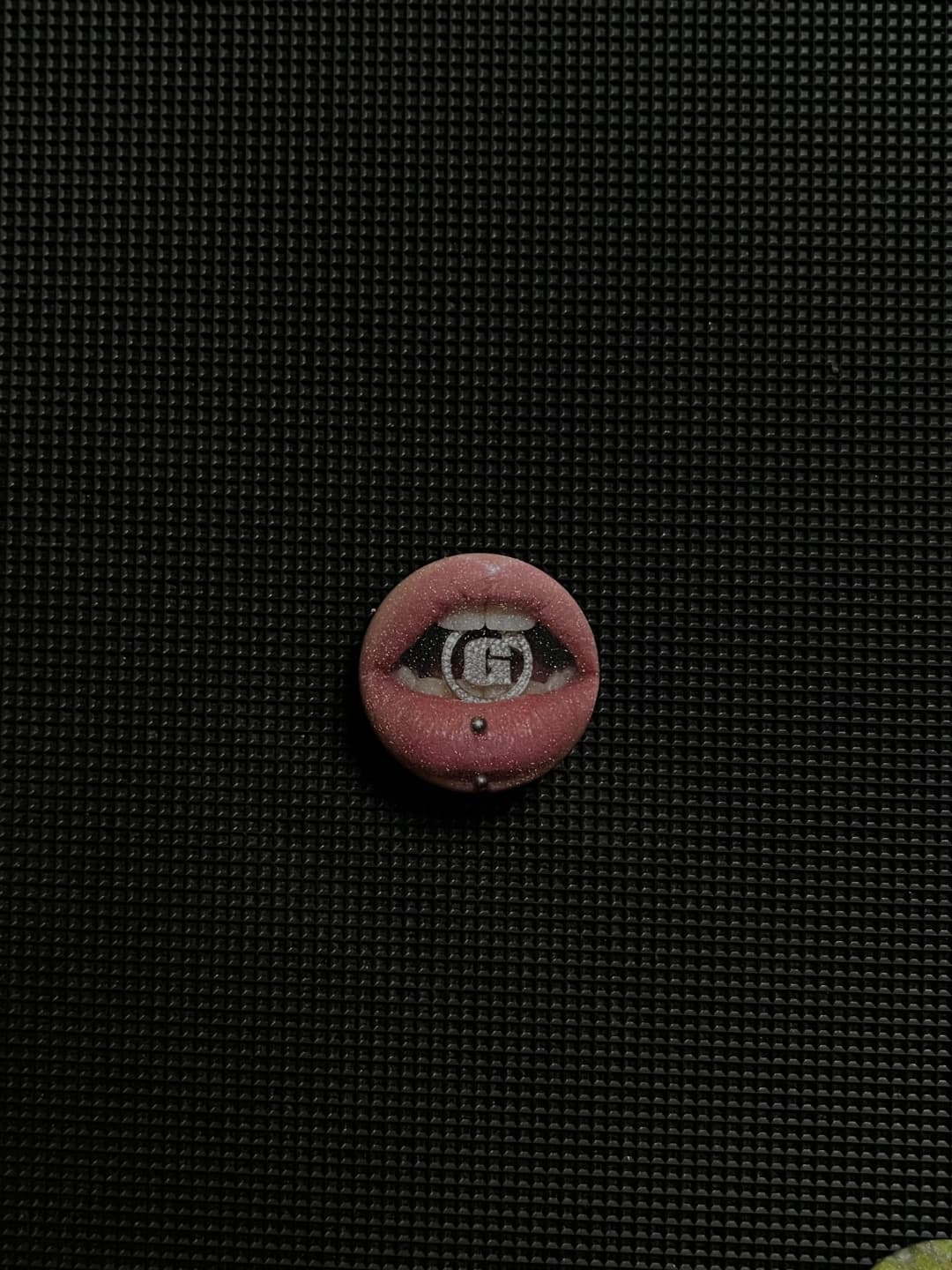 GUTTA PIN BUTTON-MEDIUM — view 2